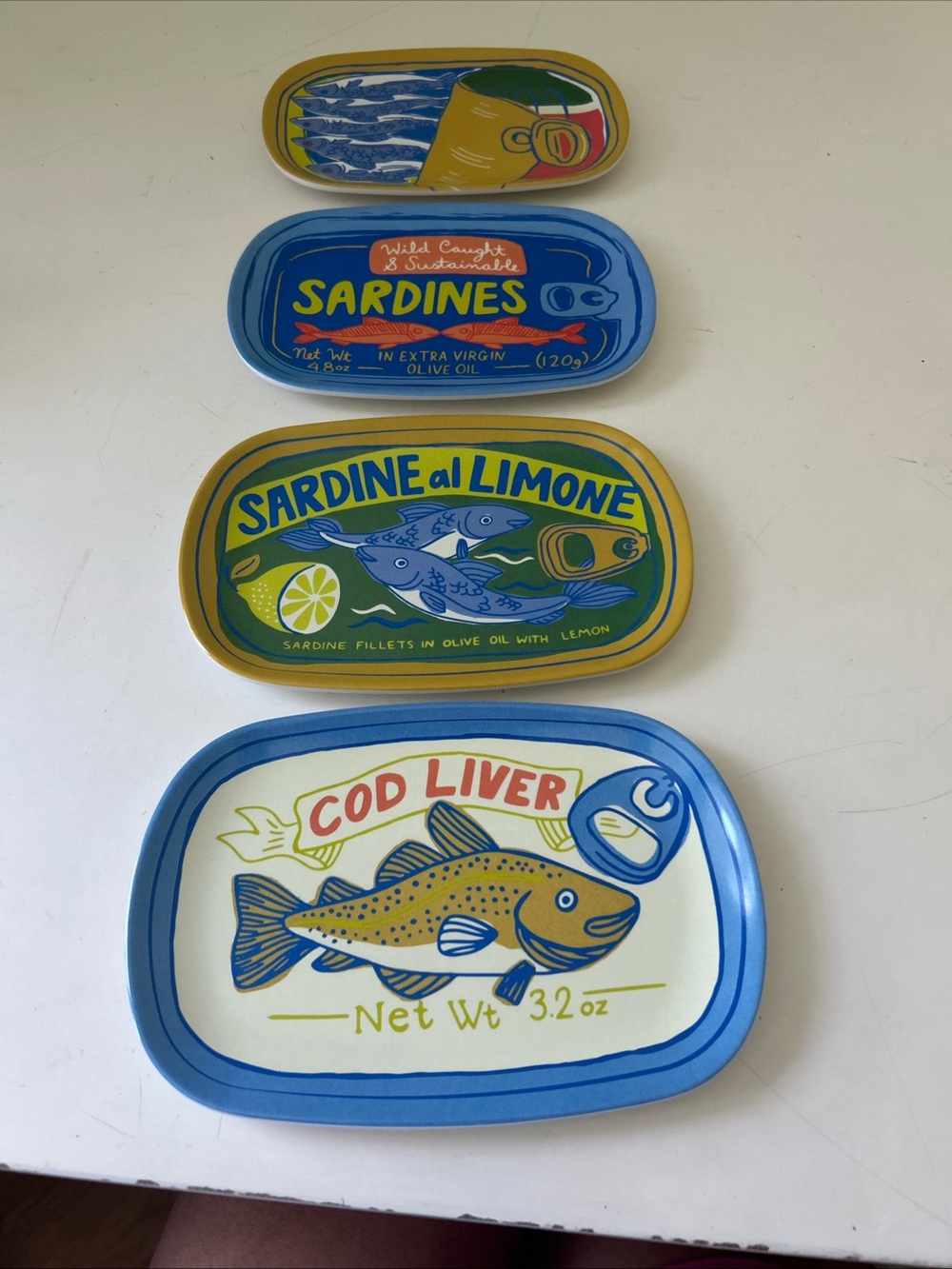 Set of 4 Vintage-Style Sardine & Fish Appetizer Trays Coastal Life Melamine NEW - Picture 12 of 15